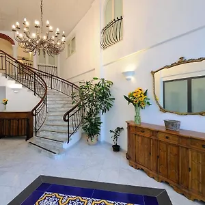 https://aurora-apartments.hotels-amalfi.com