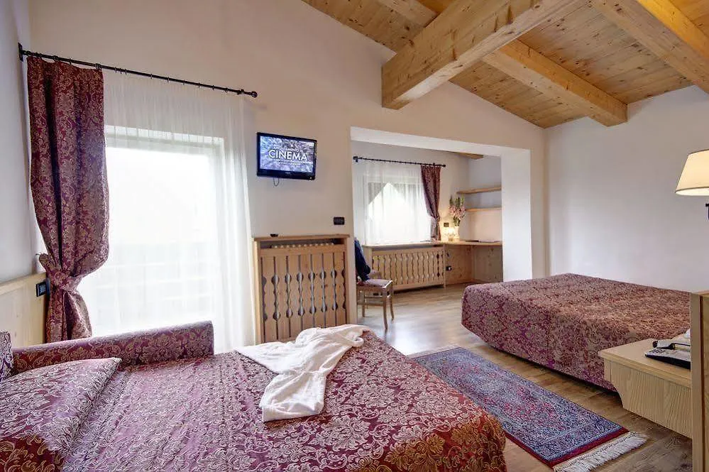 Hotel Des Alpes Cortina dʼAmpezzo 3*,  Itália